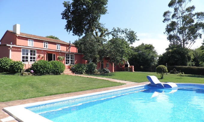 Trazo Haus | Ferienhaus 'Casa De Piñeiro Y Spa Opcional' mit Bergblick, privatem Pool und Wi-Fi