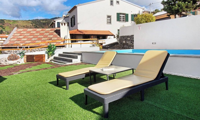 Ponta do Sol Haus | Ferienhaus 'Casa Carreira' mit Meerblick, Pool und WLAN