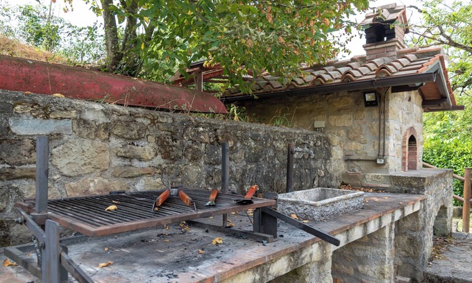 Barberino di Mugello Haus | Holiday Home 'Castello Di Mangona' with Mountain View and Private Garden
