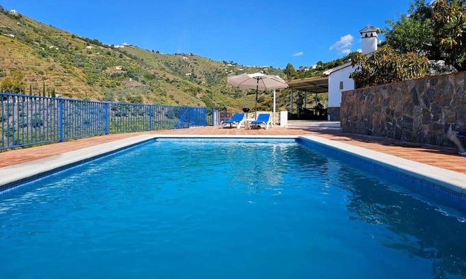 Competa Haus | Ferienhaus "Cortijo Airen" mit Pool, Bergblick und WLAN