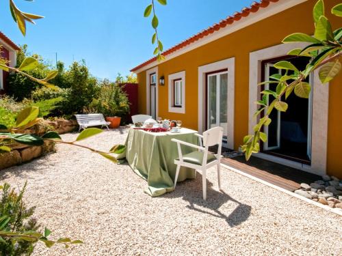 Alcobaca Haus | Holiday Home D'Olivia by Interhome