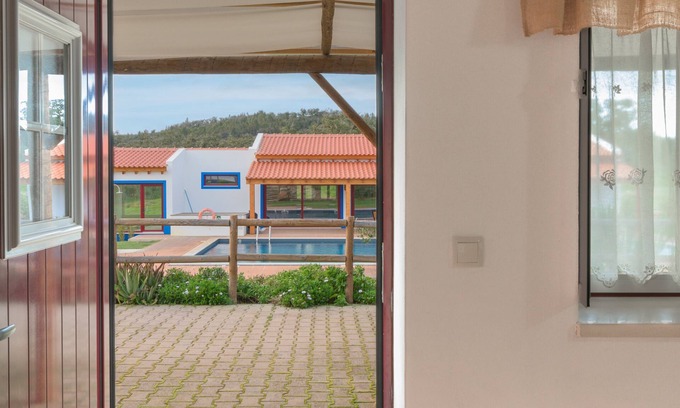 Sao Luis Wohnung | Ferienhaus 'Gui' mit Bergblick, Wi-Fi und Klimaanlage