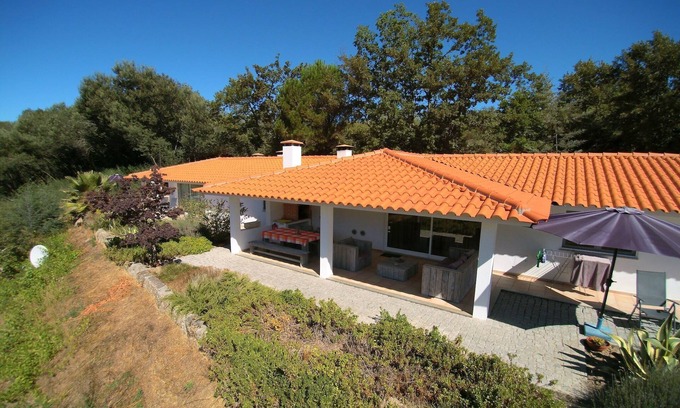 Covas Haus | Ferienhaus in Covas mit Pool und Natur
