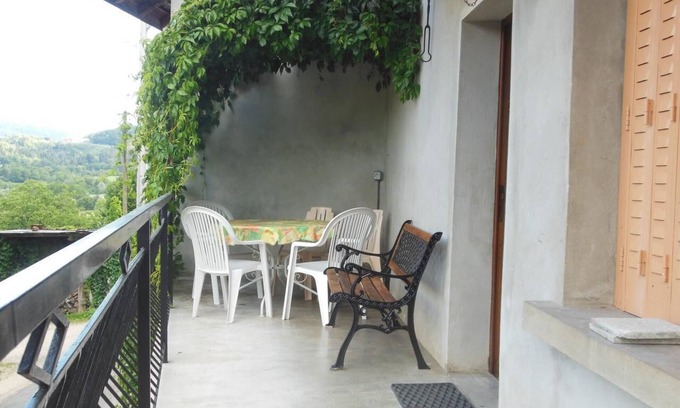 Dortan Haus | Holiday Home 'Maison De Campagne T3 110 M' with Mountain View, Private Terrace and Wi-Fi