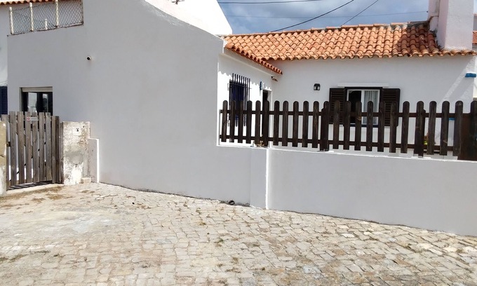 Azenhas do Mar Haus | Ferienhaus 'Mar E Sol' mit Meerblick, privater Terrasse und Balkon