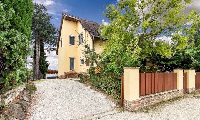 Fonyod Haus | Ferienhaus mit Pool, WLAN, Geschirrspüler