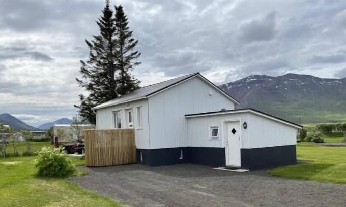 Hauganes Haus | Holiday house Hrísey for 1 - 4 persons with 2 bedrooms - Holiday home