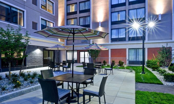 Dorchester Hotel | Holiday Inn Express Boston by IHG