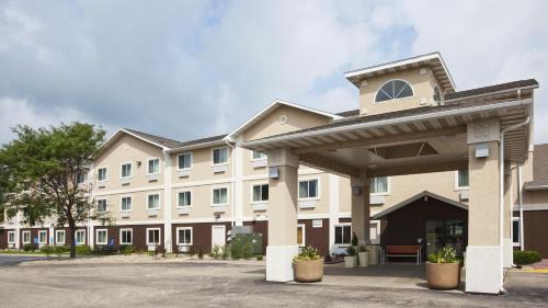 Morrisonville Hotel | Holiday Inn Express Deforest by IHG
