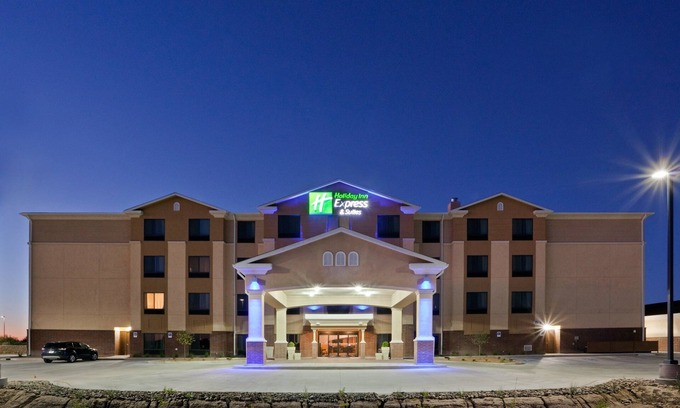 Deming Hotel | Holiday Inn Express Hotel & Suites Deming Mimbres Valley by IHG