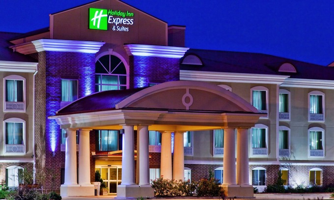 Magee Hotel | Holiday Inn Express Hotel & Suites Magee by IHG