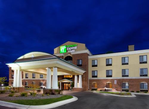 Bay City Hotel | Holiday Inn Express Hotel & Suites Bay City by IHG