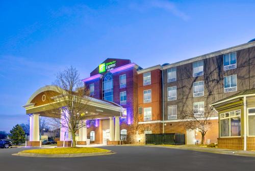 Grandview Hotel | Holiday Inn Express Hotel & Suites Kansas City - Grandview by IHG