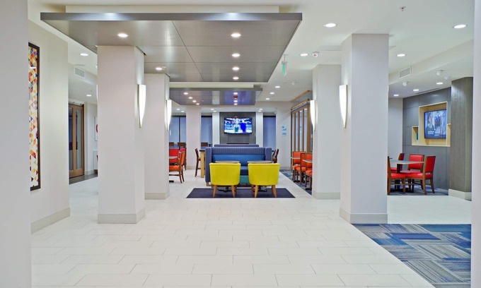 Desert Ridge West Hotel | Holiday Inn Express Hotel & Suites Phoenix North Scottsdale by IHG