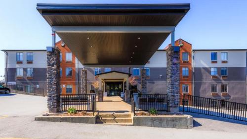 Osage Beach Hotel | Holiday Inn Express Osage Beach - Lake of the Ozarks by IHG