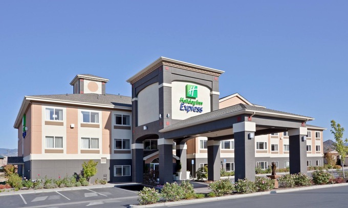 Ashland Hotel | Holiday Inn Express & Suites Ashland by IHG