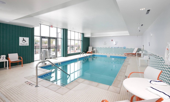 Mount Pleasant Hotel | Holiday Inn Hotels and Suites Mount Pleasant by IHG