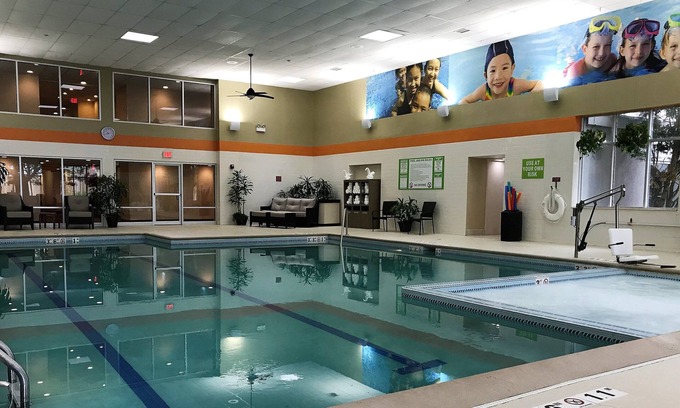 Carol Stream Hotel | Holiday Inn & Suites Chicago-Carol Stream (Wheaton) by IHG