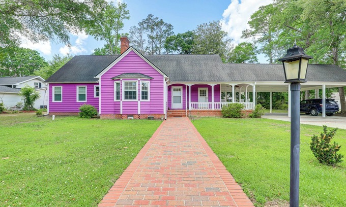 Conway Haus | Home 1 Mi to Dtwn Conway: Great for Beach Days!