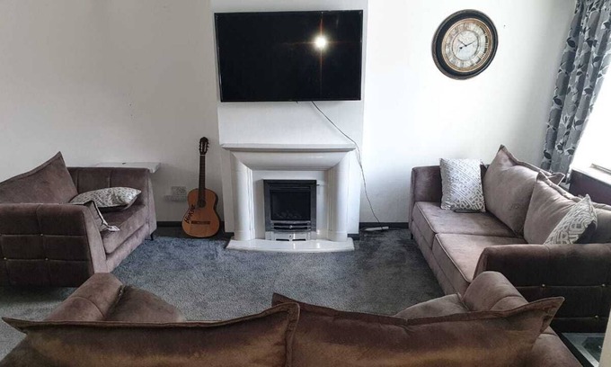 Stanford-le-Hope Haus | Home Away from Home x Canaanland