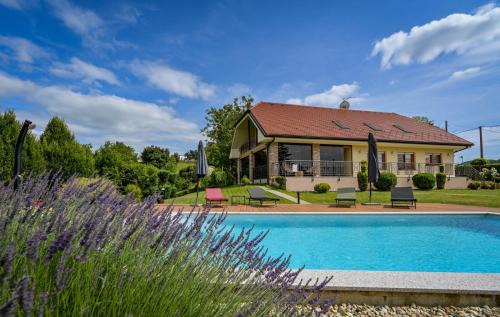 Gornji Kneginec Villa | Home away from home