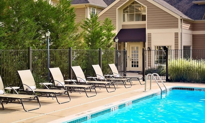 Schaumburg Hotel | Home Away from Home! Budget-friendly Accommodation! Pets Allowed, Pool, Parking