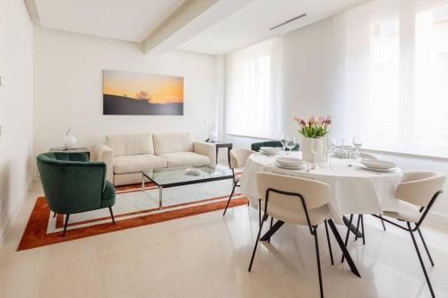 Old Town Wohnung | Home In The Heart Of Ghirlandina