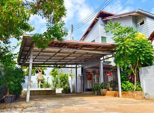 Hang Dong Haus | Home Saendee 2 ธรรมชาติติดลำธาร
