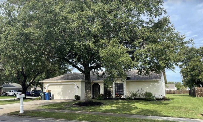 Palmetto Haus | Home With Pool in Palmetto Florida