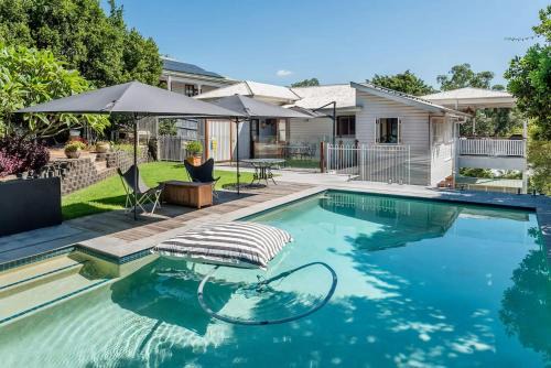 Bardon Haus | Homely Hideaway Bardon
