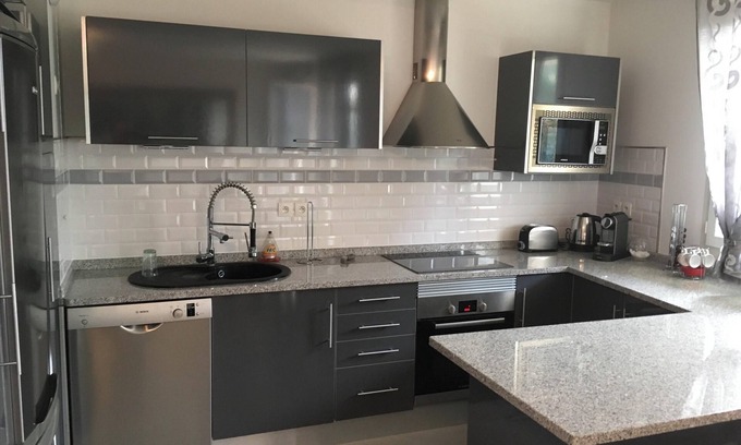 Bagnolet Wohnung | Homerez - Außergewöhnliche Wohnung für 4 Pers. mit Terrasse in Bagnolet