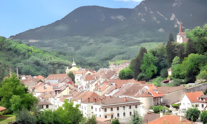 Salins-les-Bains Wohnung | Homerez - Apt. in Salins-les-Bains, parking included