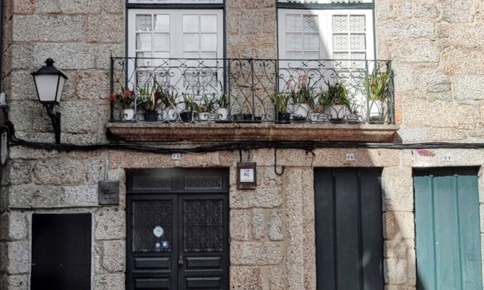 Old Town Wohnung | Homerez - Apt. in Guimarães + City View