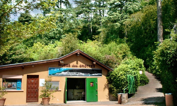 Charnay-les-Macon Haus | Homerez - Haus für 8 Pers. mit Garten, Terrasse und Balkon in Charnay-lès-Mâcon