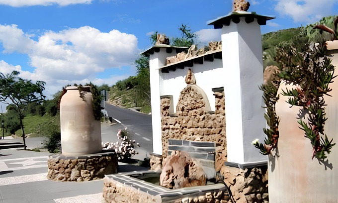 Yegen Haus | Homerez - Casa idílica en Yegen con vistas a la montaña