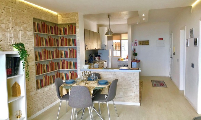 Imaculado Coracao de Maria Wohnung | Homerez - Modern apartment in Funchal with sea view 70 m²