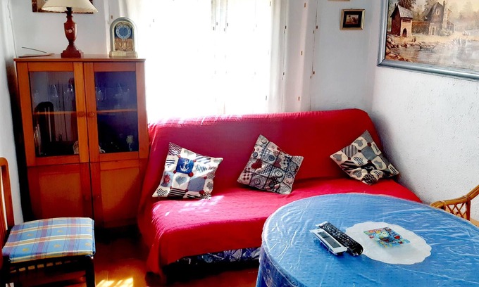 Illar Haus | Homerez - Geräumiges Haus für 8 Pers. mit Balkon in Íllar