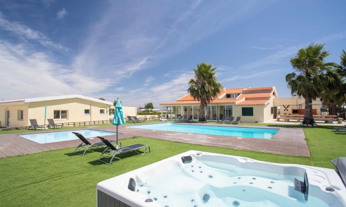 Cajados Villa | Homerez - Geräumige Villa in Palmela mit privatem Pool und Garten