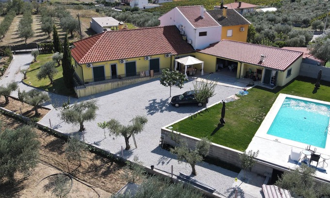 Vila Flor Villa | Homerez - Villa in Lodões, Bergblick