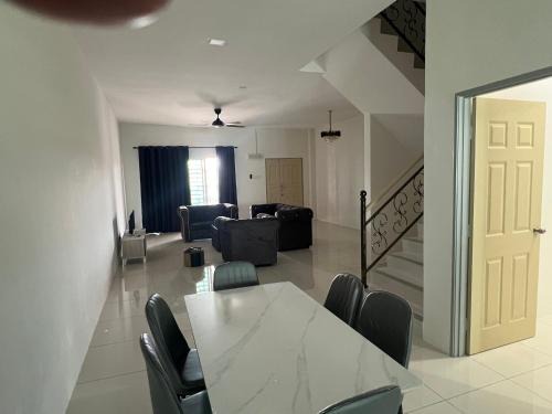 Behrang Stesen Haus | Homestay Behrang Sentral