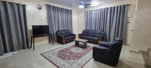 Kampung Permatang Sireh Haus | Homestay Tasnim Bertam 5 Rooms Corner lot