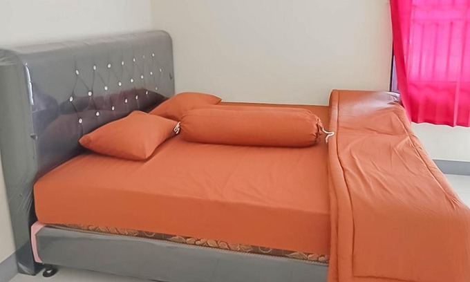 Singkawang Hotel | Homestay Verisha Mitra RedDoorz