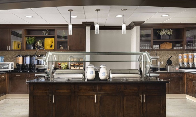 Carle Place Hotel | Homewood Suites by Hilton Carle Place - Garden City, NY