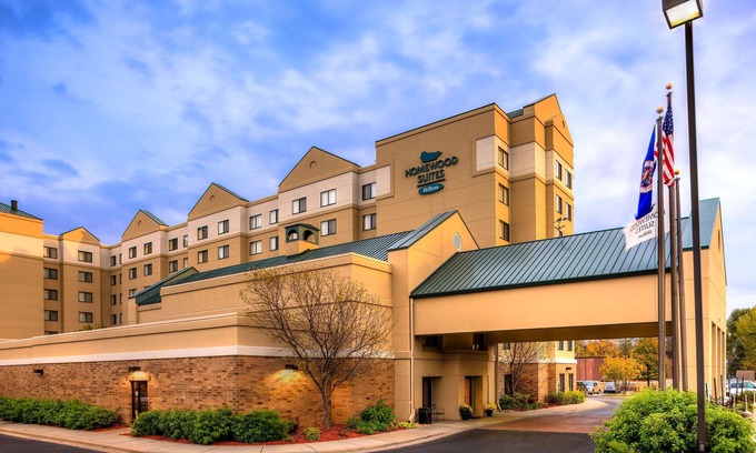 South Loop Hotel | Homewood Suites by Hilton Minneapolis-Mall Of America