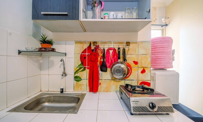 Depok Wohnung | Homey and Compact 2BR Cibubur Village Apartment