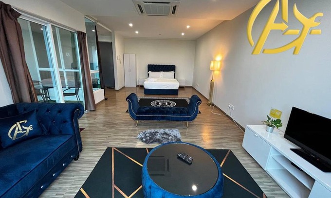 Danau Kota Wohnung | Honeymoon Suite by A Legacy Group Hotel - KLCC Lake View