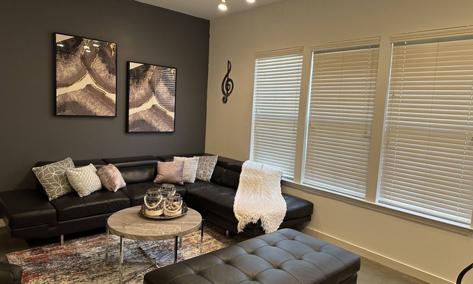 Downtown Memphis Wohnung | Honeymoon, The City of Music, king s Bed, B street