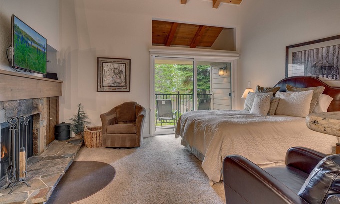 Carnelian Woods Haus | Flitterwochen: 1 BR, 1. 5 BA Stadthaus in Carnelian Bay, 4 Personen