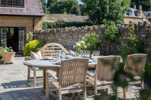 Stanton Haus | Hopscotch House