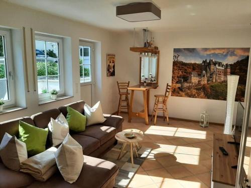 Munstermaifeld Haus | Hortensia Mosel Comfortable holiday residence